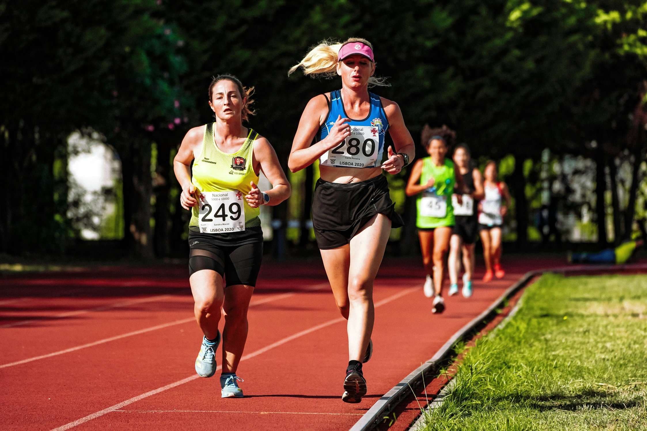 Corredoras durante uma prova esportiva